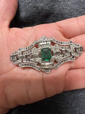 Antique Art Deco Paste Brooch–Silver Tone Filigree Pin green square Center Stone